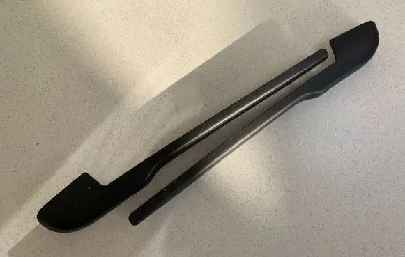 Volkswagen PASSAT B5.5 Front driver seat rail trim 3B0881087D 1J0881088