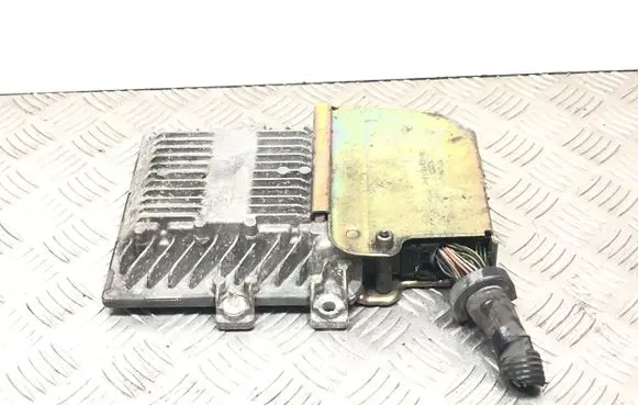 Ford Focus Engine control unit/module 3M5112A532CC S120651001A8 265128069