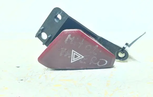 Mitsubishi Pajero Hazard light switch