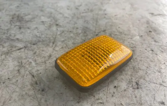 Nissan Patrol Y61 Front fender indicator light