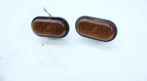 Opel Vivaro Front fender indicator light 7700847333