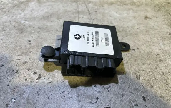 Dodge Challenger Parking PDC control unit/module 68445309AA 22099 E239057