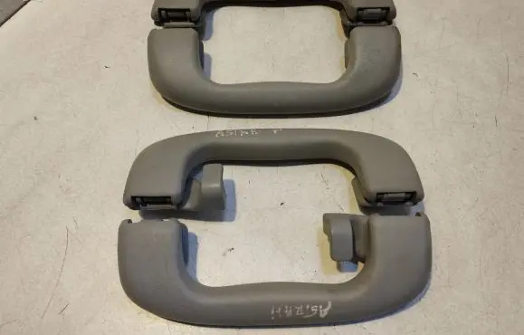 Opel Astra H Front interior roof grab handle 317382836