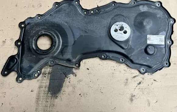 Renault Trafic III (X82) Timing belt guard (cover) 135027147R