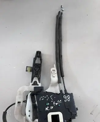Hyundai ix35 Front door lock 813102Y000