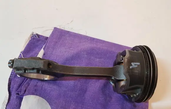 Ford Mustang VI Piston with connecting rod RFBR3ECB