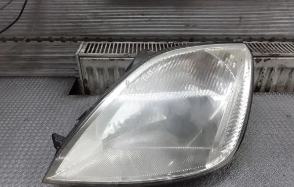 Ford Fiesta Headlight/headlamp