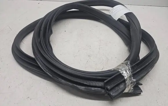 Ford Focus C-MAX Front door rubber seal 1234