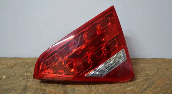 Audi A5 8T 8F Tailgate rear/tail lights 8T0945094A