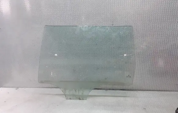 Volkswagen PASSAT B5 Rear door window glass 43R00081