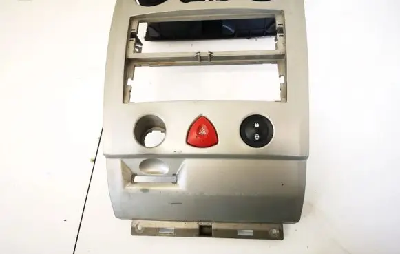 Renault Megane II Hazard light switch 8200095493 8200109723