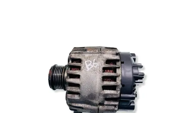 Volkswagen Golf VI Generator/alternator 03L903023A