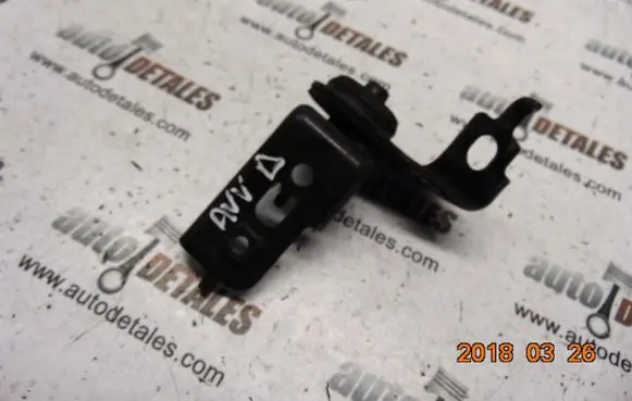 Radiator mount bracket