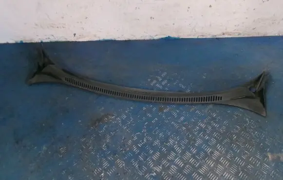 Seat Toledo III (5P) Wiper trim 5P0853185C