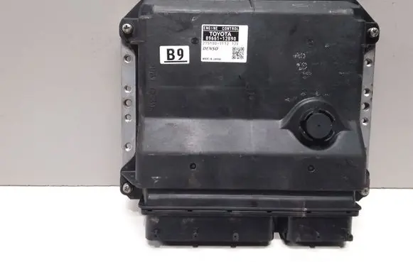Toyota Auris 150 Engine control unit/module 8966112B90 2751007112
