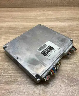 Toyota Avensis T250 Engine control unit/module ECU 8966105771 MB2751003101 Used