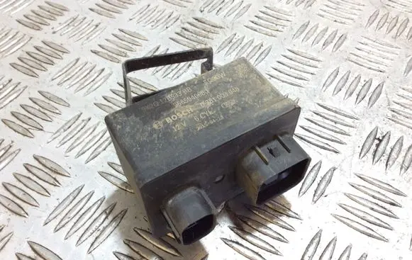 Land Rover Discovery 4 - LR4 Glow plug pre-heat relay 9X2Q12B533BB 9665940680 0281003048