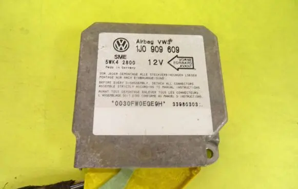 Volkswagen Golf IV Airbag control unit/module 1J0909609