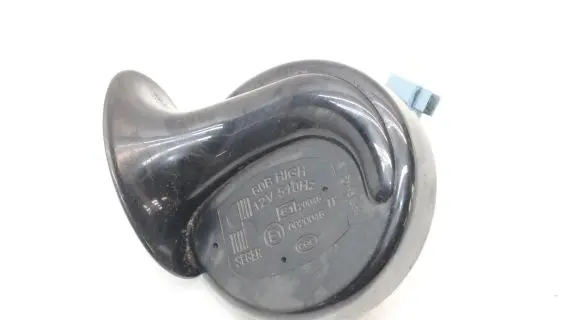 Tesla Model Y Horn signal