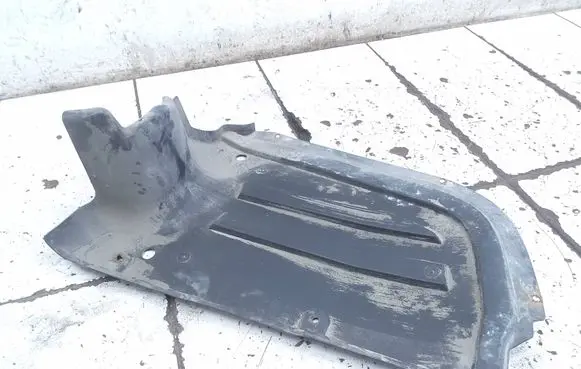 Volkswagen PASSAT B7 Rear underbody cover/under tray 3AA825216C
