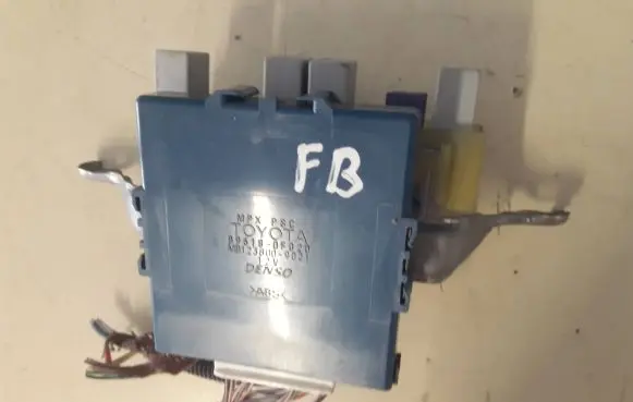 Toyota Corolla Verso AR10 Combustion control unit/module 896180F020