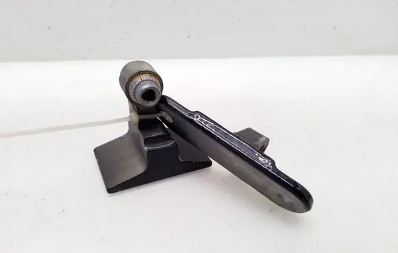 BMW 6 F12 F13 Front door lower hinge 7237156 7237156DE