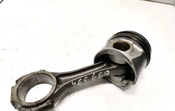 Volkswagen PASSAT B6 Piston with connecting rod 038j