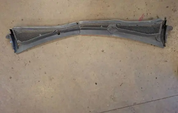Peugeot 208 I Wiper trim 9673302777 93327 96733024