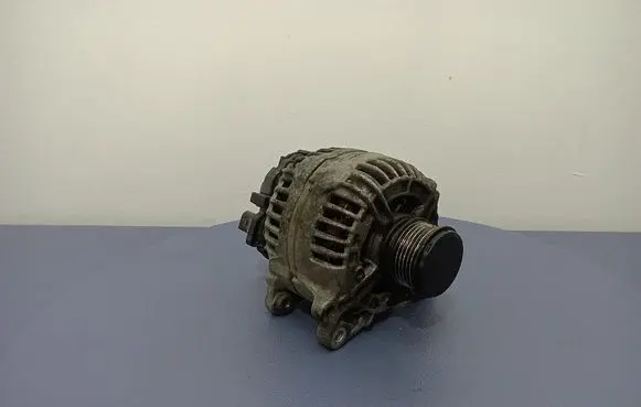 Volkswagen PASSAT B5.5 Generator/alternator 06F903023F