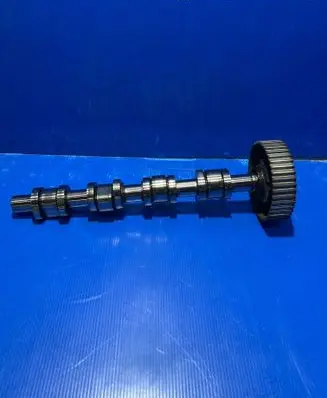 Volkswagen PASSAT B6 Camshaft 038109111E