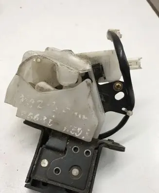 Mazda 3 I Loading door lock 
