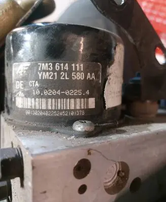 Volkswagen Sharan ABS Pump 7M3907379B 10094703093