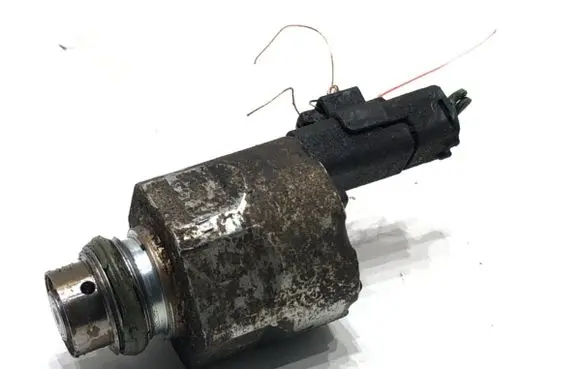 Volvo V50 Fuel pressure regulator 