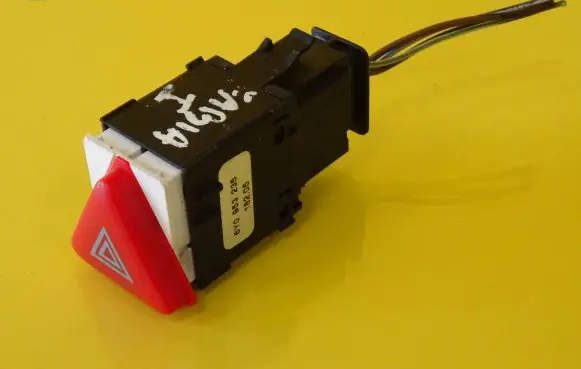 Skoda Fabia Mk1 (6Y) Hazard light switch 6Y0953235