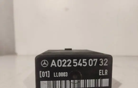 Mercedes-Benz Vito Viano W638 Other relay A0225450732