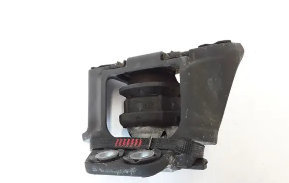Volvo XC90 Engine mount bracket 31330588