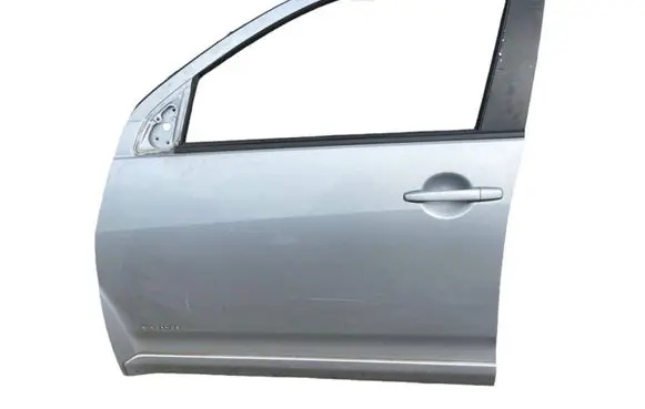 Mitsubishi Outlander Front door