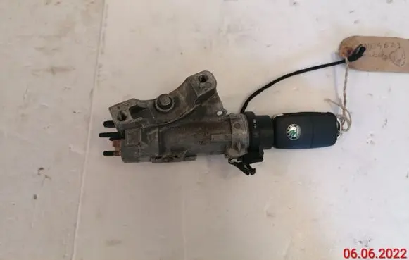 Skoda Octavia Mk2 (1Z) Ignition lock 4B0905851Q
