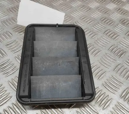BMW iX1 Quarter panel pressure vent 9201647