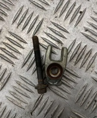 Nissan Qashqai Fuel Injector clamp holder