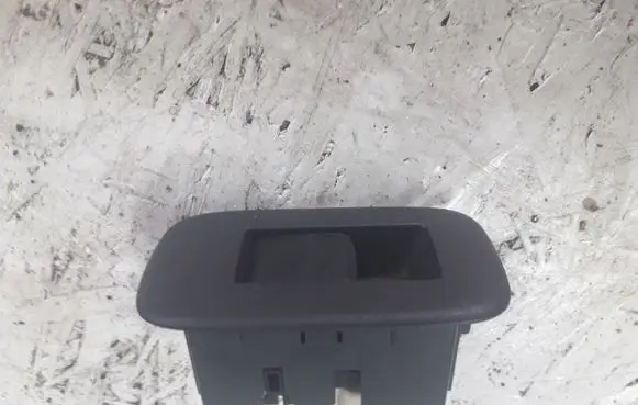 Toyota Auris 150 Electric window control switch