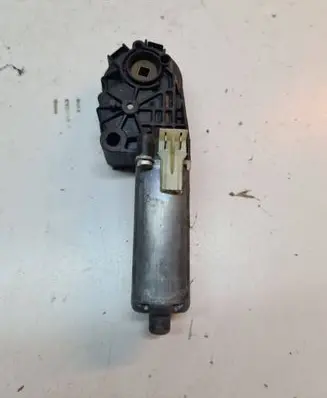 Volvo XC90 Seat adjustment motor 0390203247
