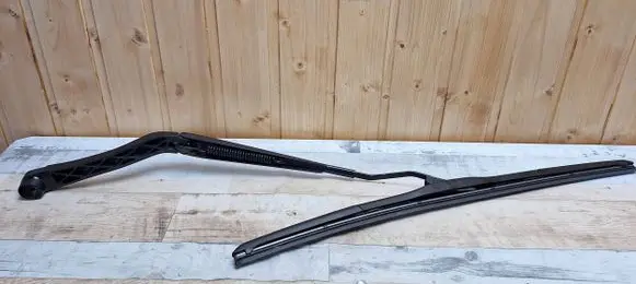 Opel Insignia A Front wiper blade arm 13227398