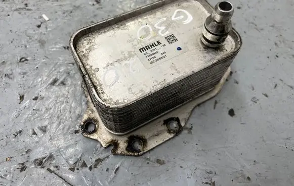 BMW 5 G30 G31 Oil filter mounting bracket 72435985