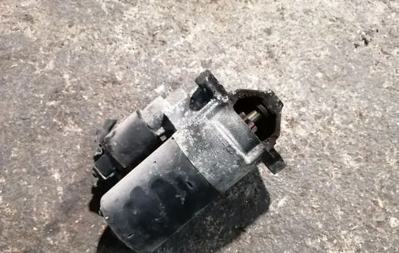 Renault Scenic I Starter motor 0001106017