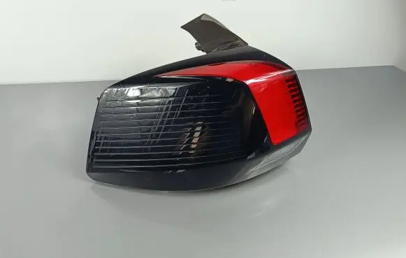 Peugeot 5008 II Rear/tail lights 9811028080