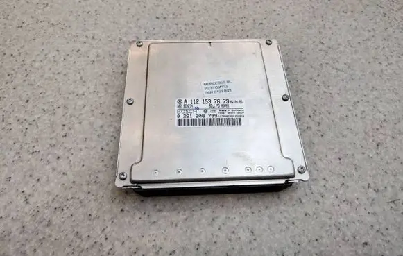 Mercedes-Benz SL R230 Engine control unit/module A1121537679