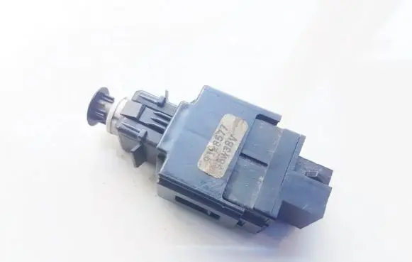 Volvo S70 V70 V70 XC Brake pedal sensor switch 9128577