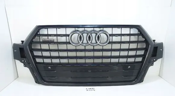 Audi Q7 4M Front bumper upper radiator grill 4M0853651F