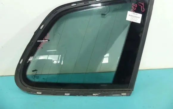 Volkswagen Touareg II Rear side window IMPRK1335651